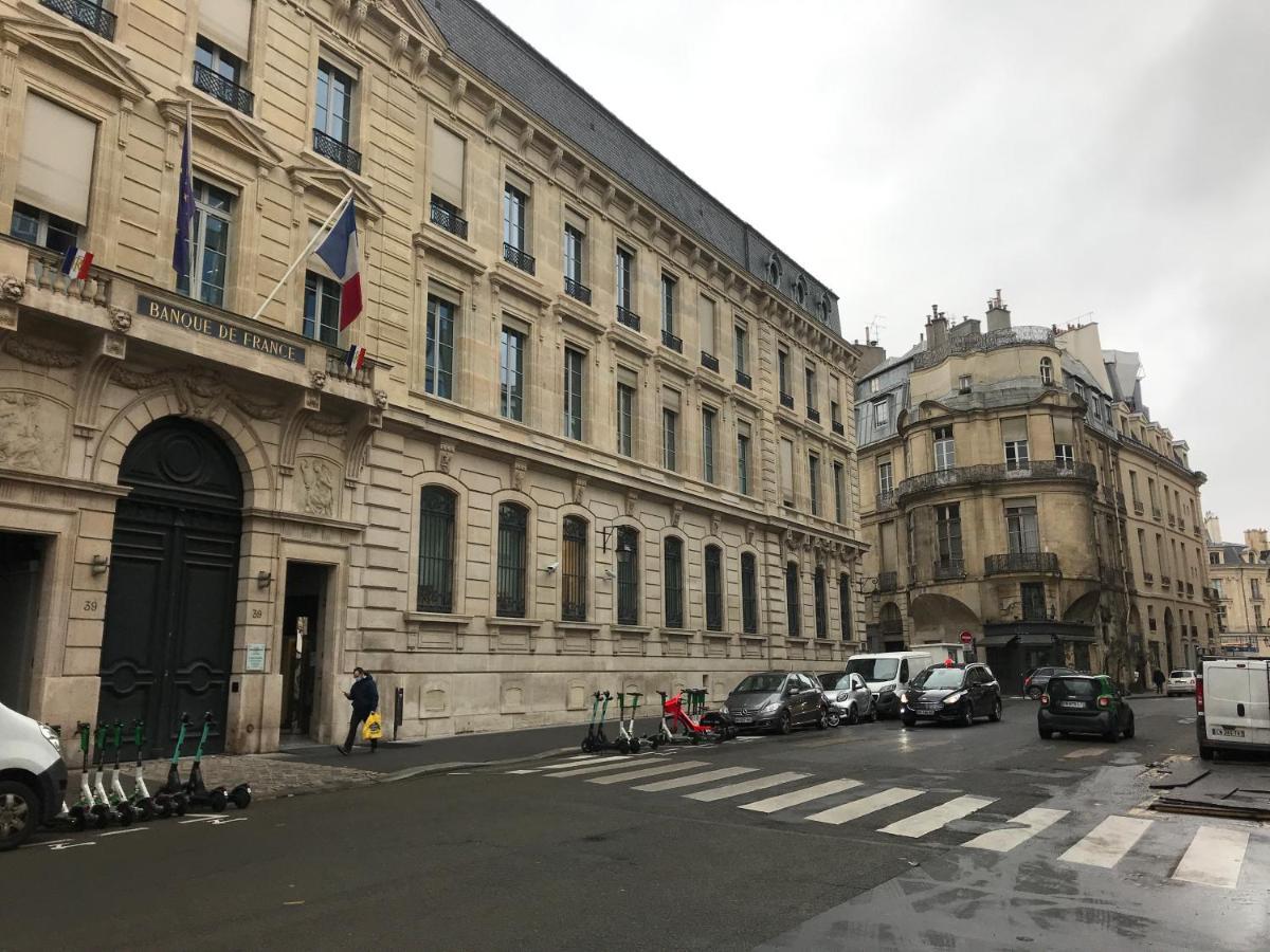 Apartment Victoires Louvre By B'your Paris