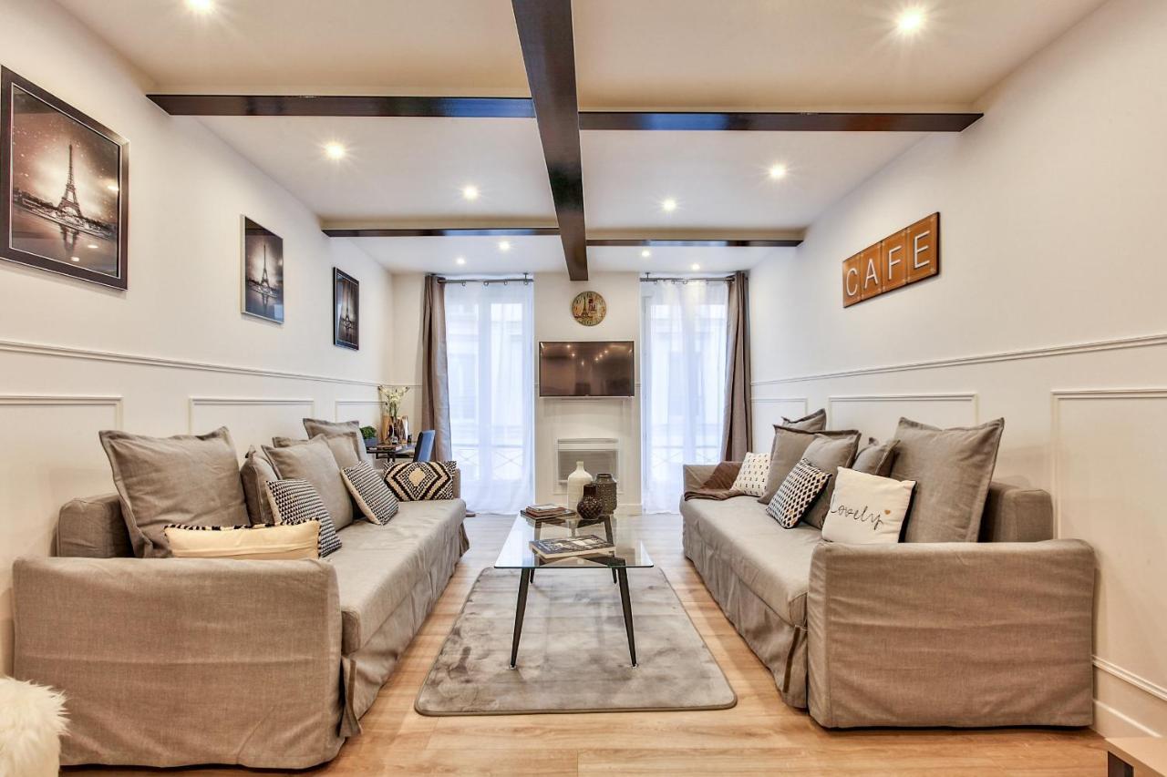 14 Luxury Flat Eiffel Design 1 *