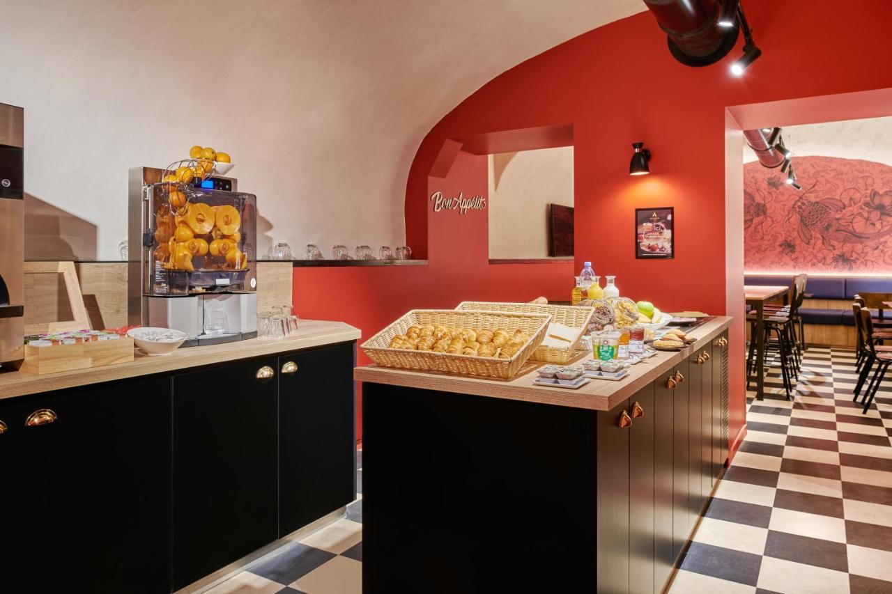 Ibis Styles Gare De L'est Magenta