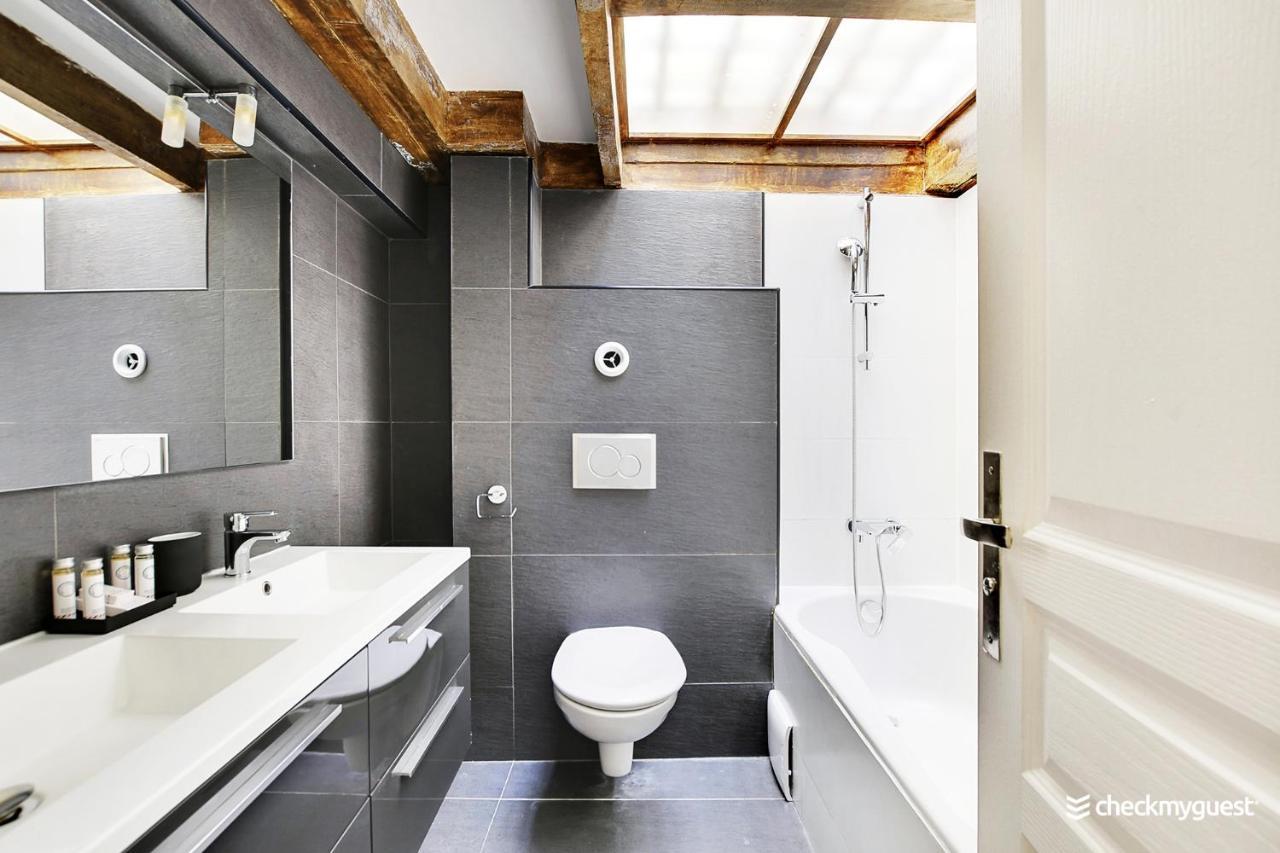 Magnifique Loft Atelier Parisien 180m2. Apartment