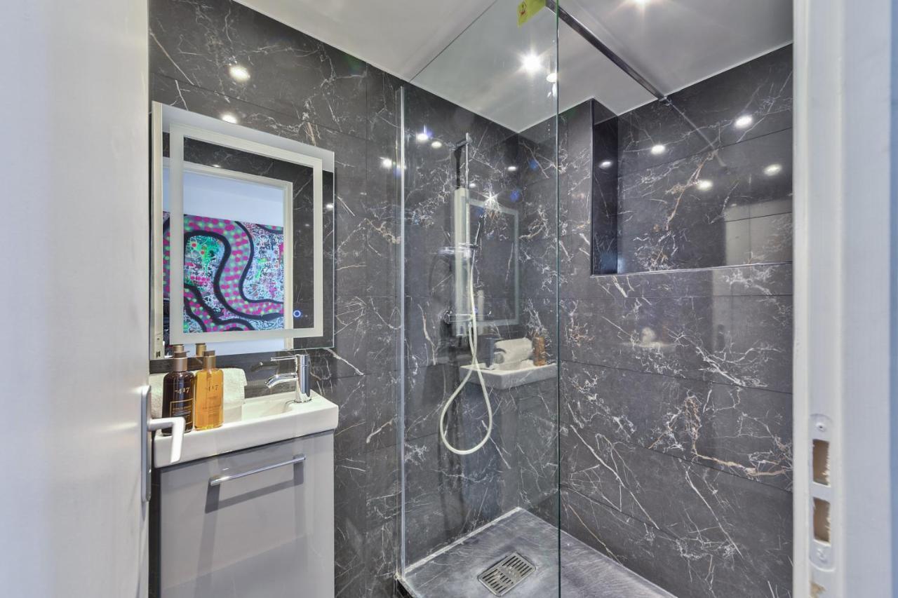Apartment 128 - Urban Art Rock Champs-elysees Paris