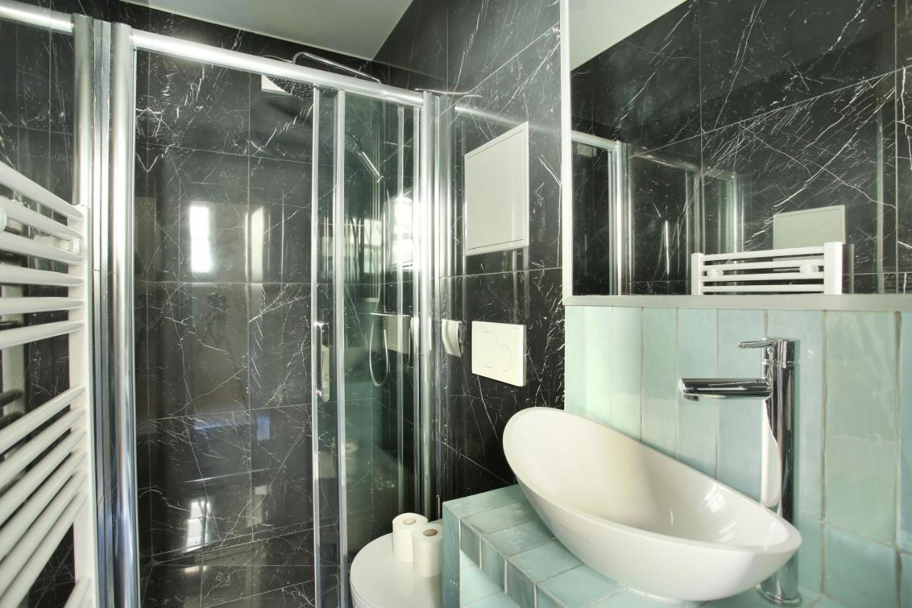 Centre De By Prestige *