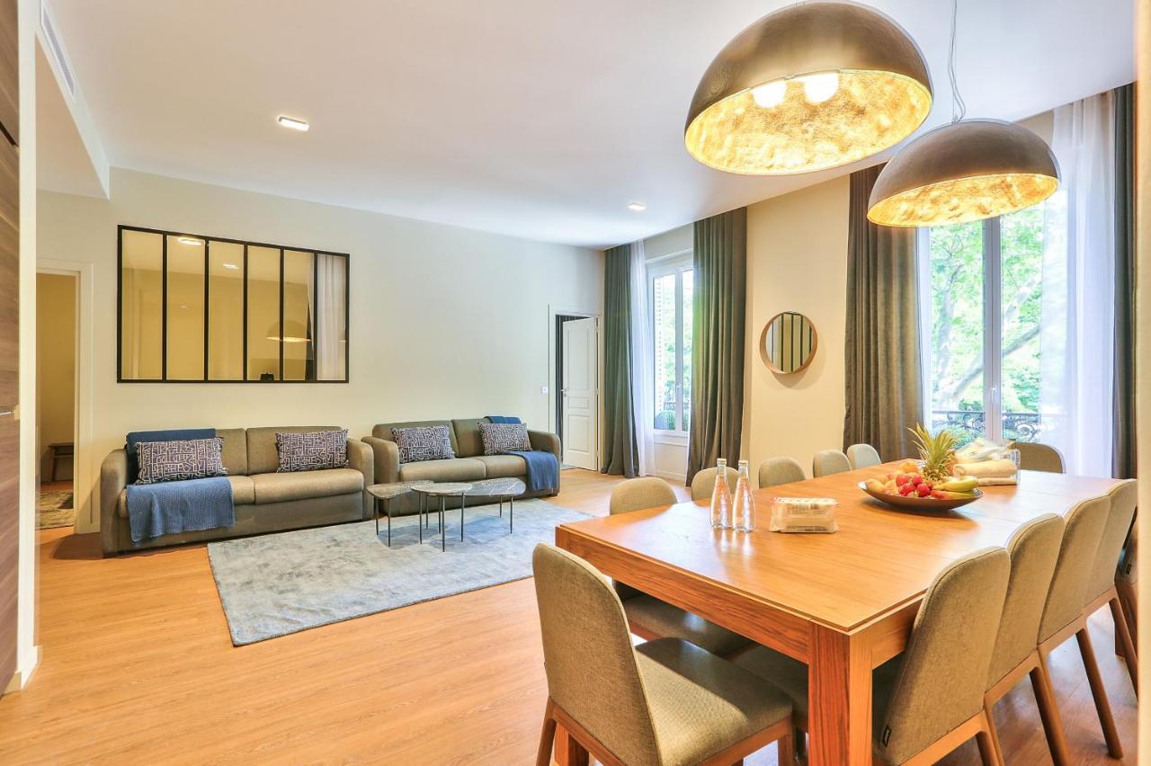 119 - Urban Spacious Sebastopol Apartment