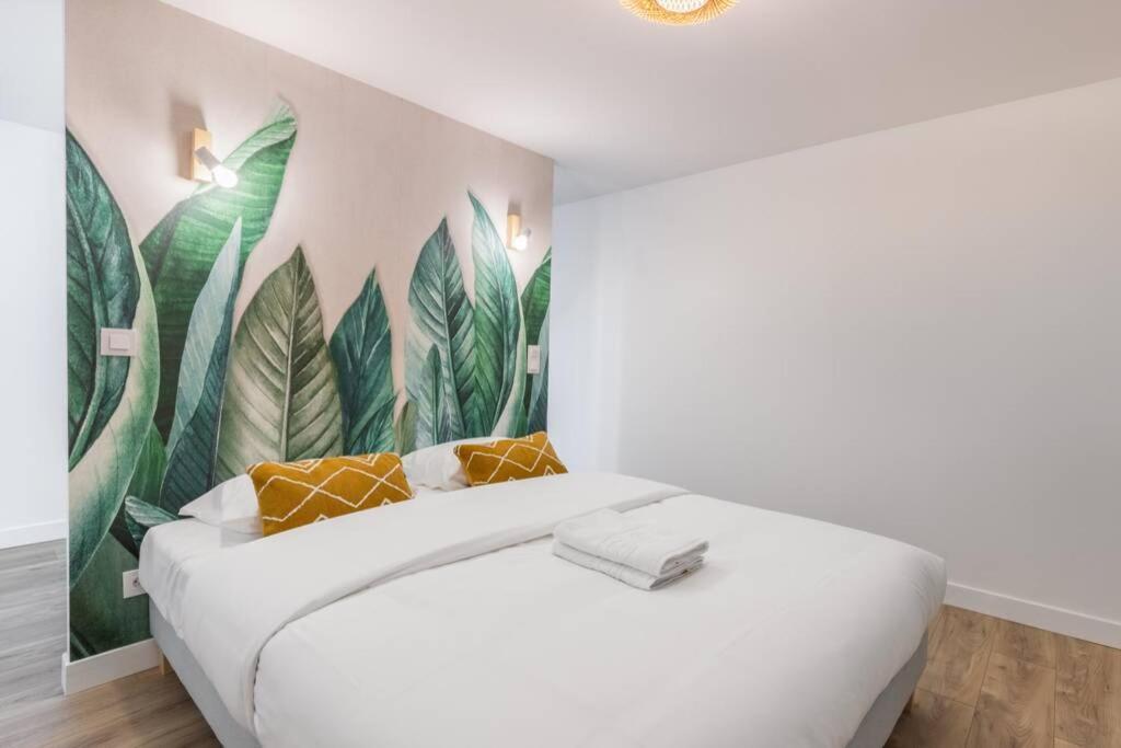 Hsh Sentier-reaumur Iii Beautiful 6p-2br Apartment Paris