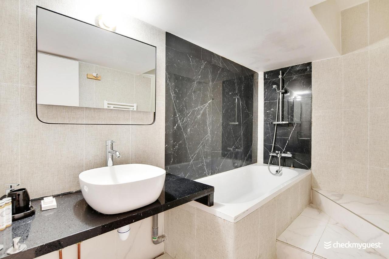 Apartment Cmg Laferriere / Saint-georges Paris