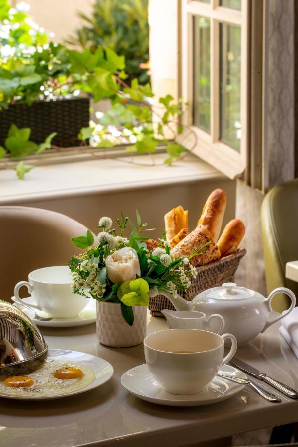 Hotel D'aubusson Paris