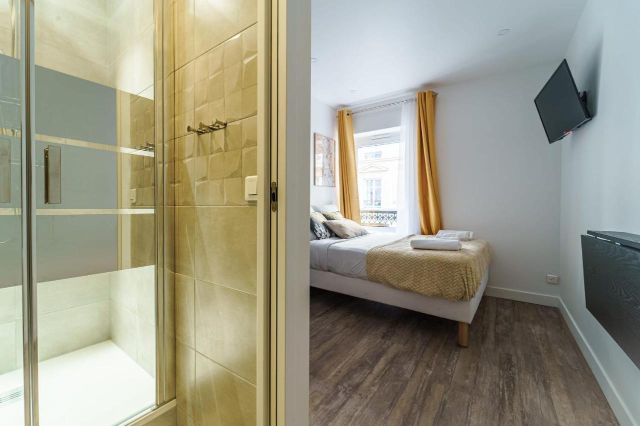 New Studio In 8 Paris