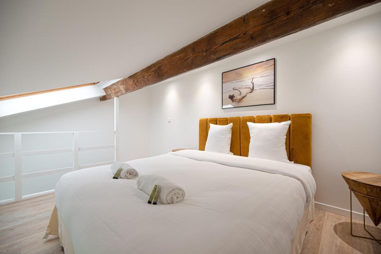 Loft In Apartment *
