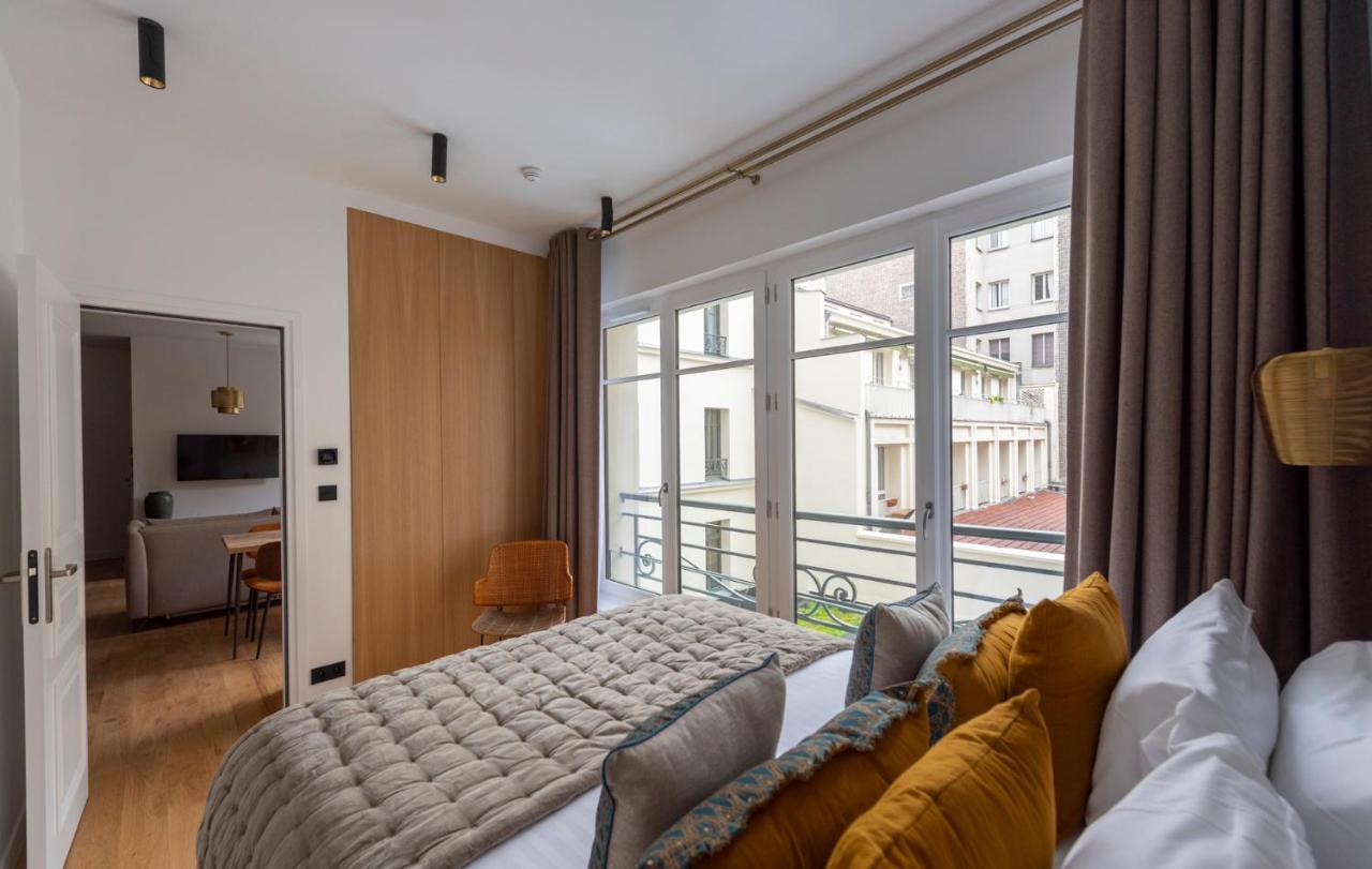 O'lord, 4 Etoiles, De Luxe Champs-elysees *