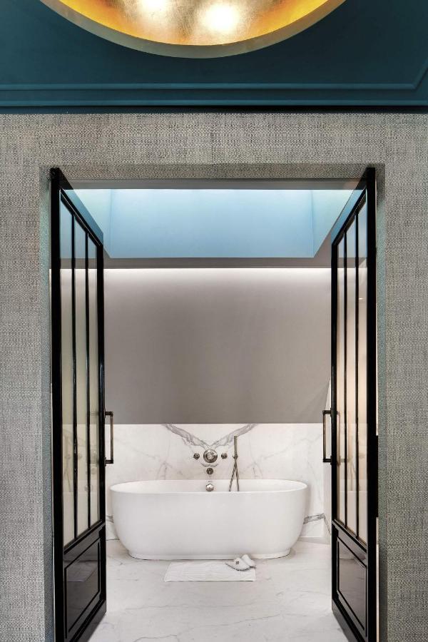 La Demeure Montaigne Hotel