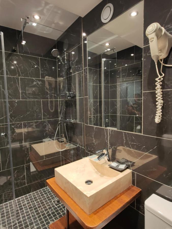 Modern Est Hotel 2*