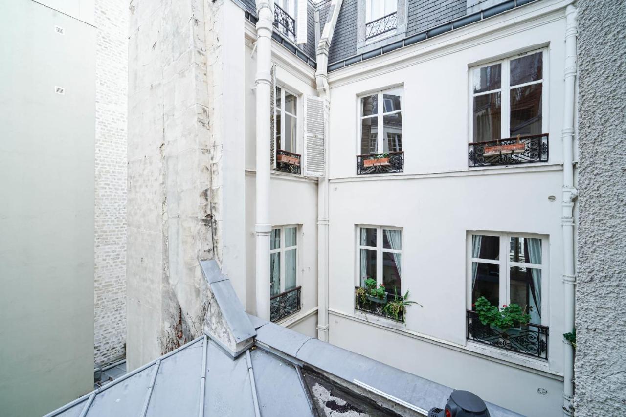 Quartier Montmartresaint Lazarelafayette * Paris