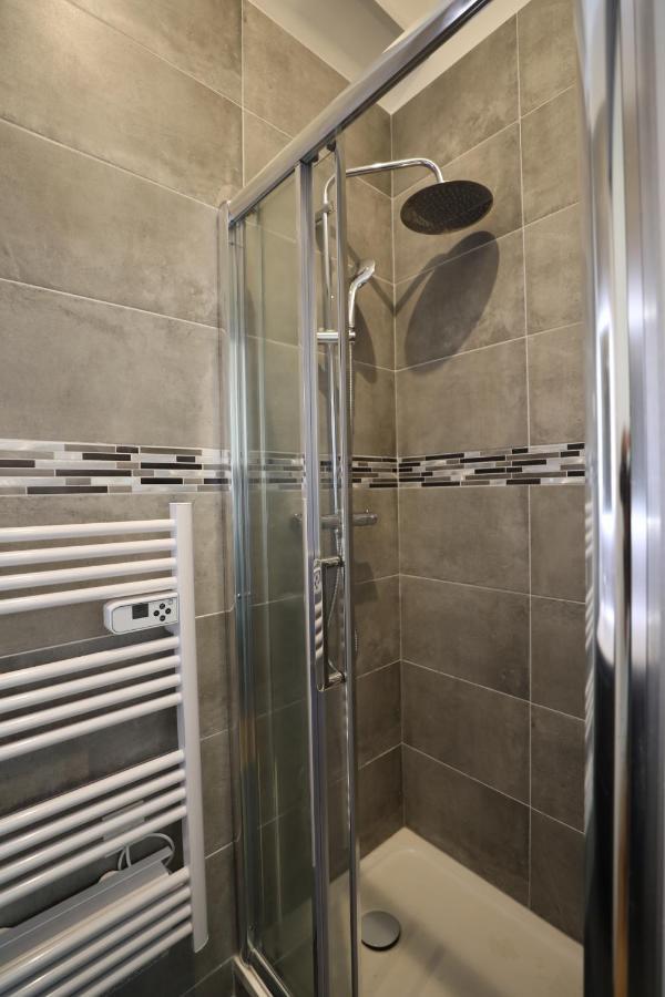 Apartment Amazing Flat In 11e With Ac