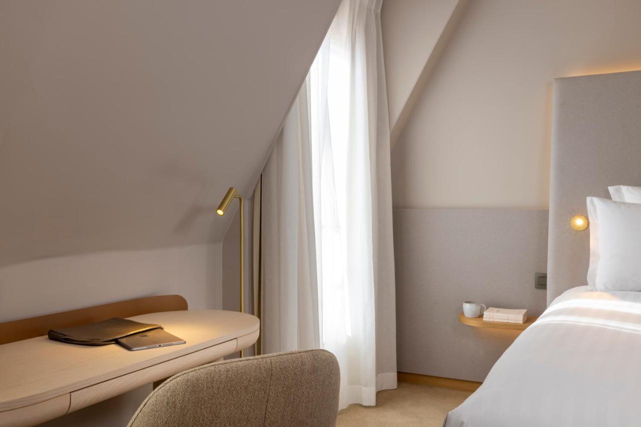 Beige 4* Paris