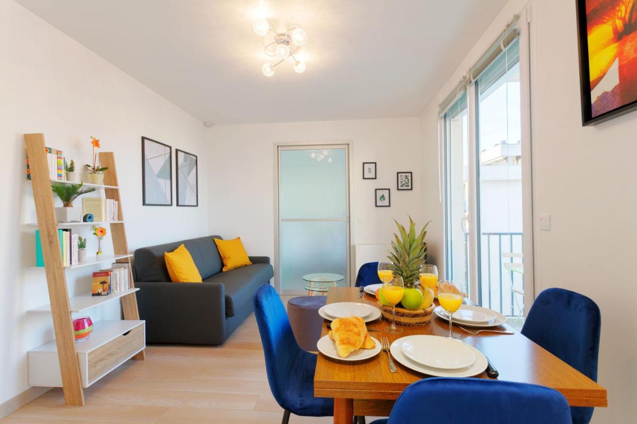 Apartment Eiffel Tower View - Private Paris