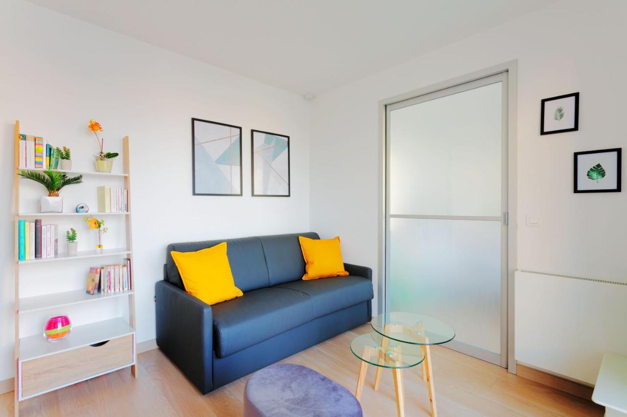 Eiffel Tower View - Private Apartment Paris