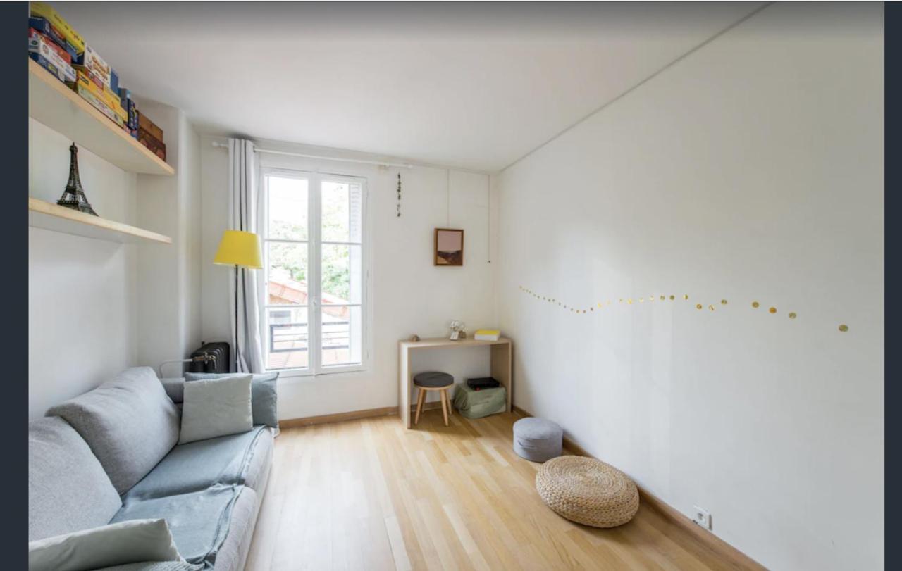 Petit Lumineux Et Atypique à 14. * Paris