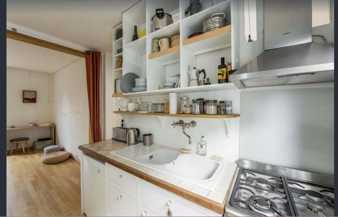 Petit Lumineux Et Atypique à 14. Appartement Paris