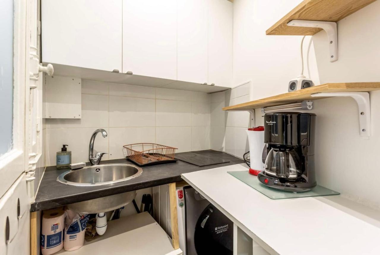 Appartement Abbesses - Superbe Avec Cheminées *