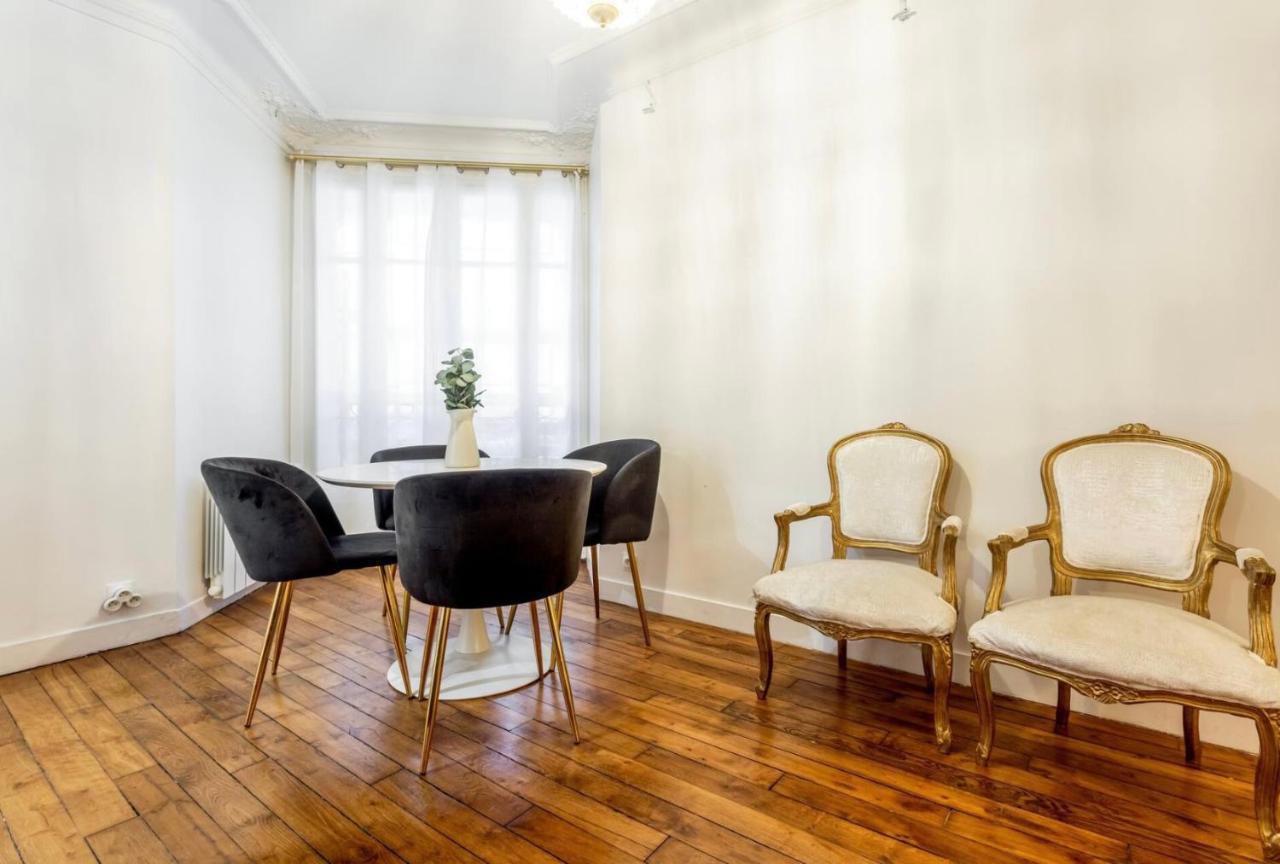 Abbesses - Superbe Avec Cheminées Appartement