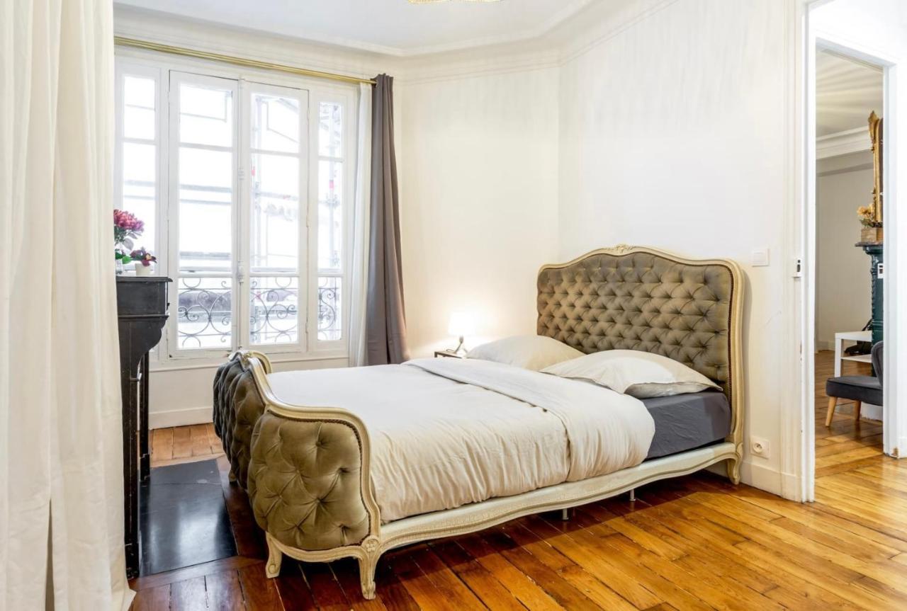 Appartement Abbesses - Superbe Avec Cheminées Paris