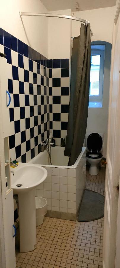Private Iii For 1 Person Maximum In Our Family In 10, Near La Gare Du Nord