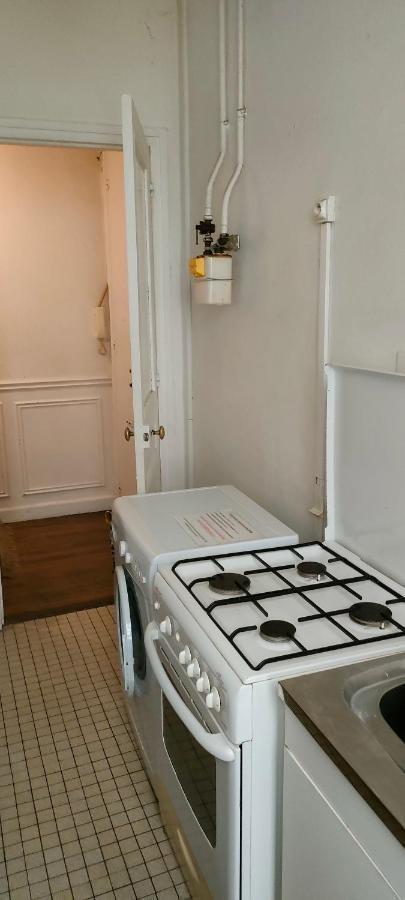 Private Iii For 1 Person Maximum In Our Family In 10, Near La Gare Du Nord Homestay Paris