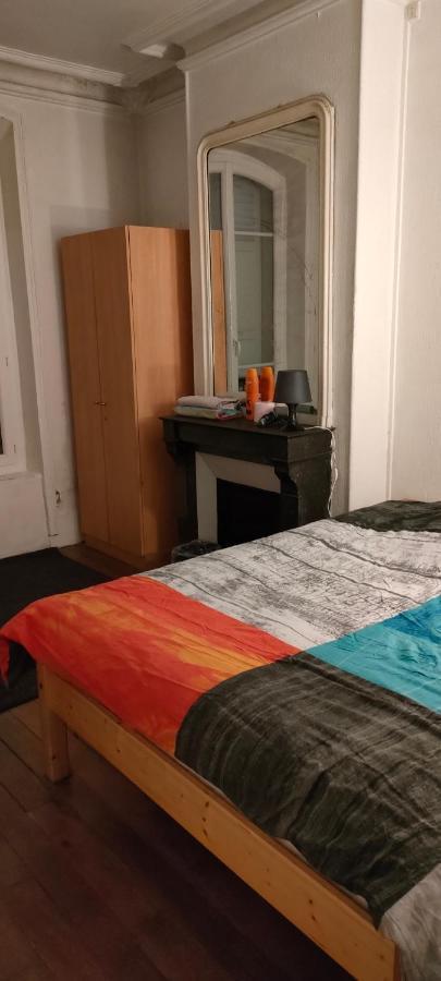 Private Iii For 1 Person Maximum In Our Family In 10, Near La Gare Du Nord Homestay Paris