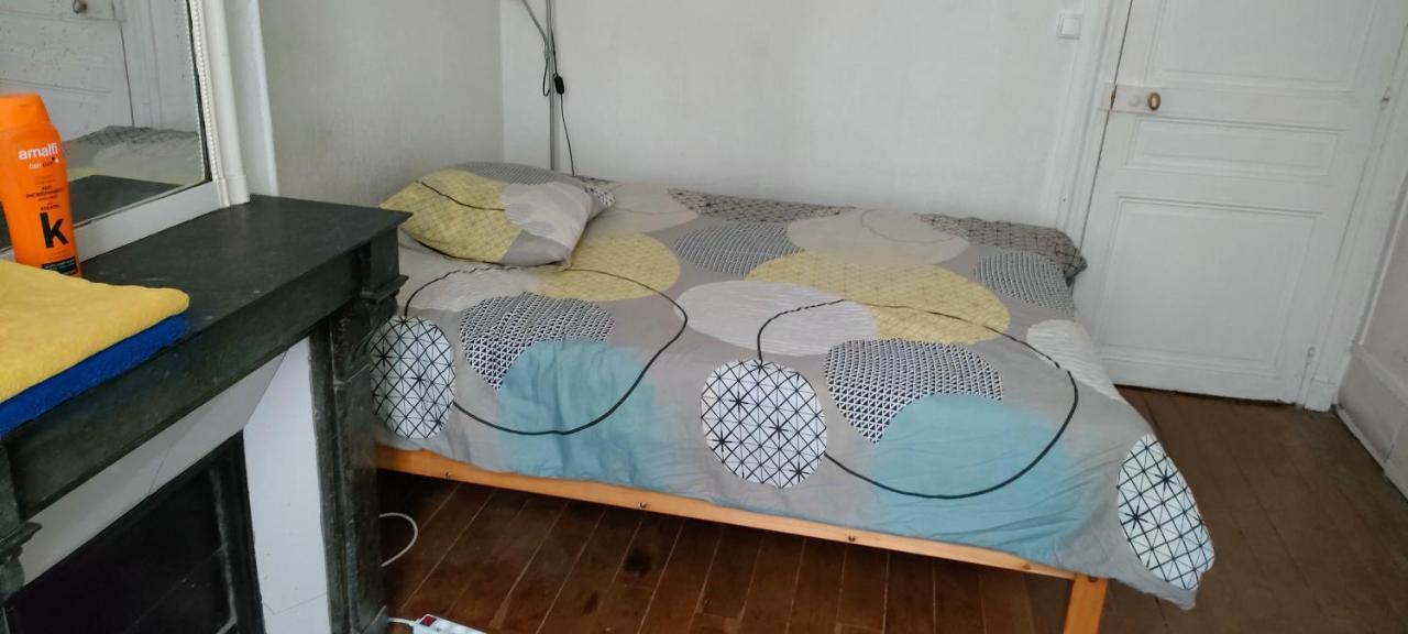 Private Iii For 1 Person Maximum In Our Family In 10, Near La Gare Du Nord *