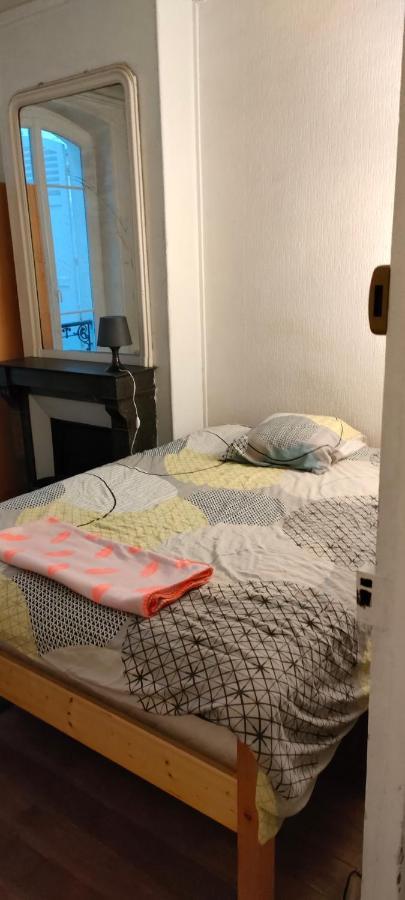 Private Iii For 1 Person Maximum In Our Family In 10, Near La Gare Du Nord