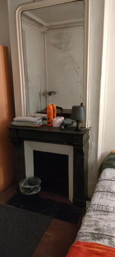 Private Iii For 1 Person Maximum In Our Family In 10, Near La Gare Du Nord Homestay