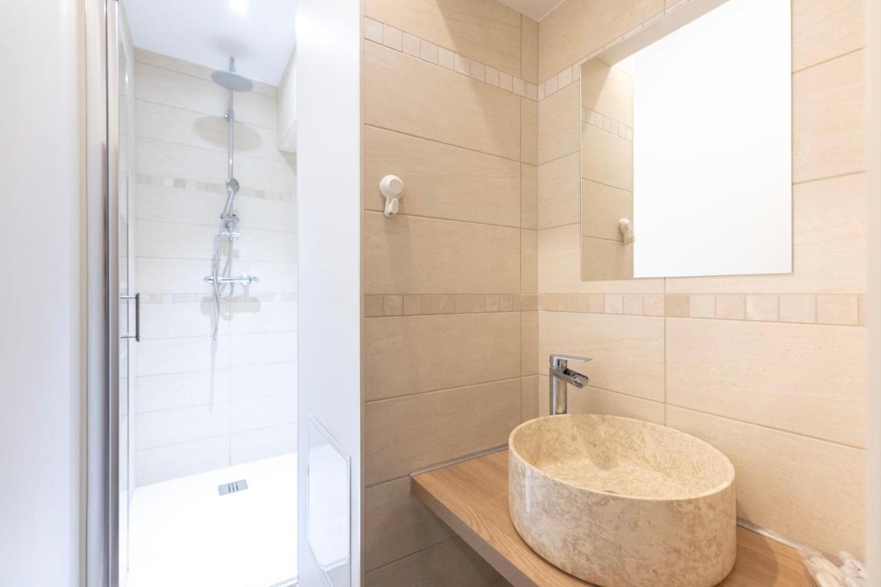 Appartement Well Decorated In 8th Paris