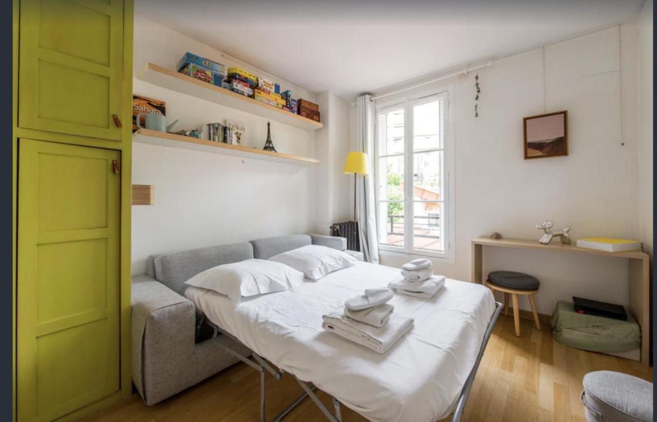 Petit Lumineux Et Atypique à 14. Appartement