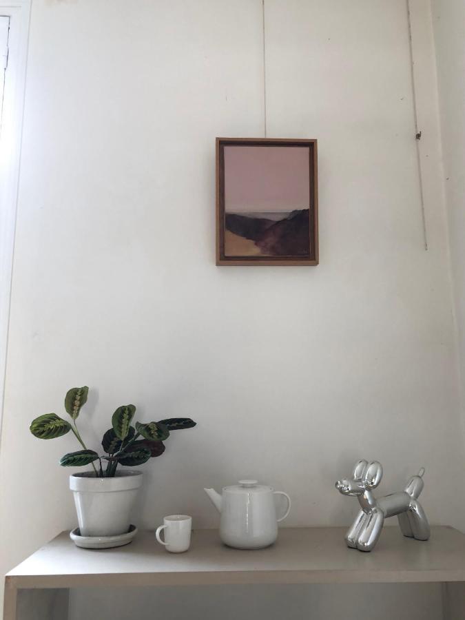 Petit Lumineux Et Atypique à 14. Appartement