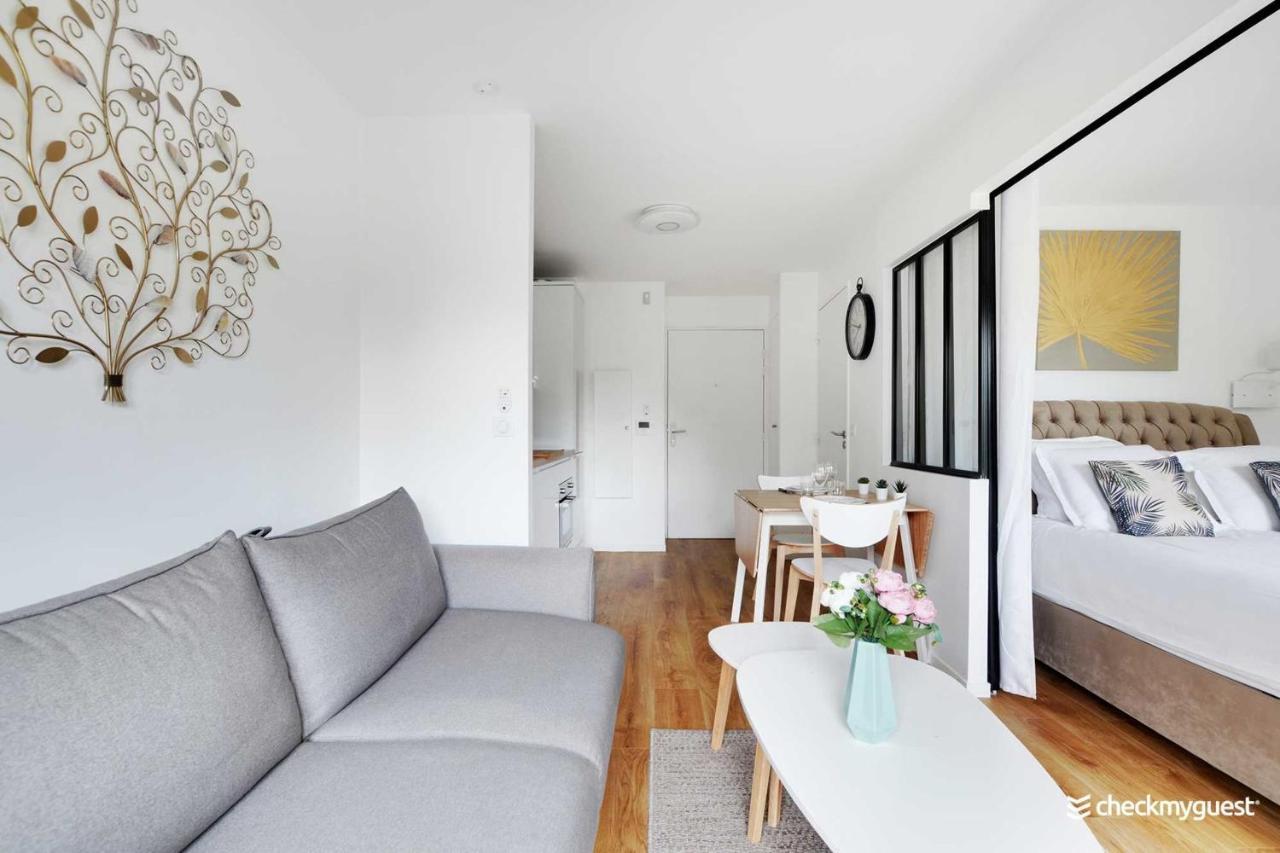 Apartment Rochechouart Paris