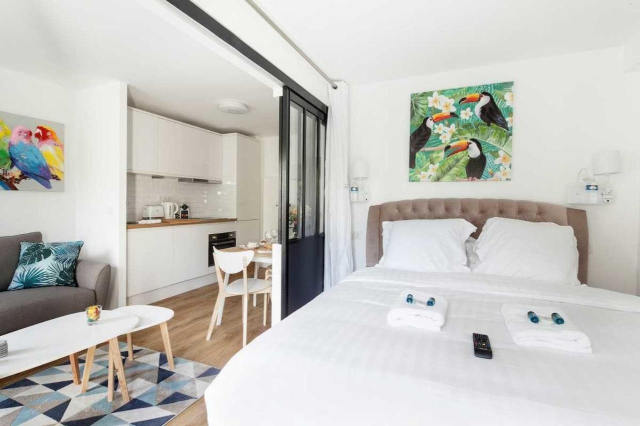 Apartment Rochechouart Paris