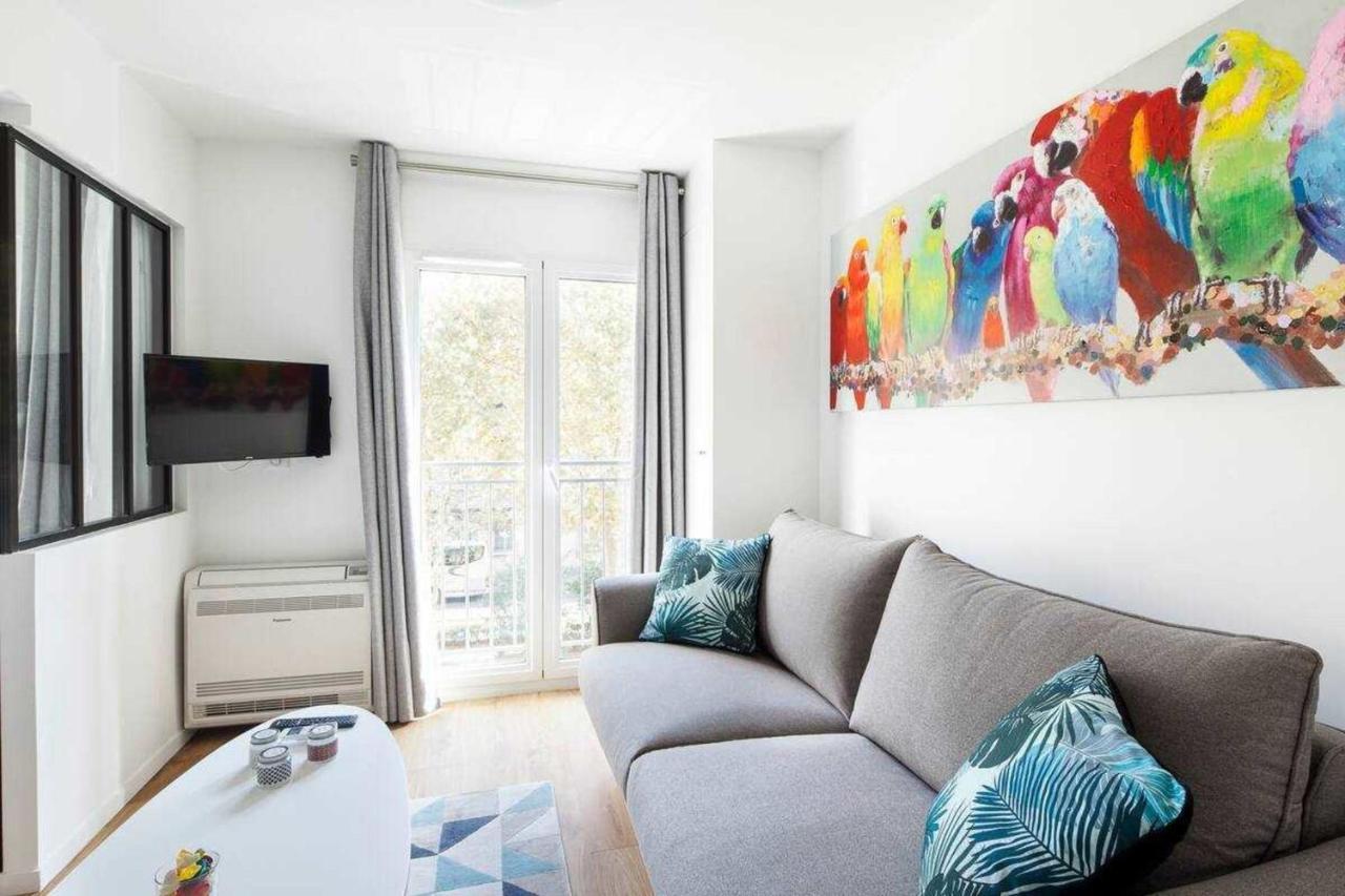 Apartment Rochechouart Paris