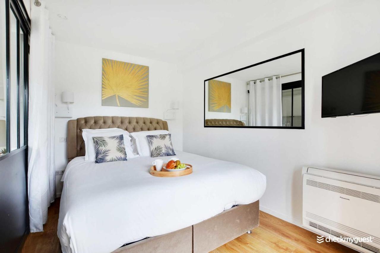 Apartment Rochechouart Paris