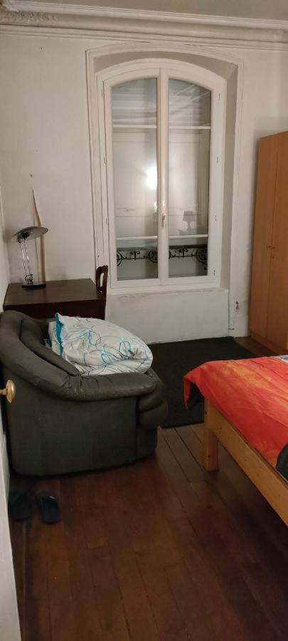 Homestay Private Iii For 1 Person Maximum In Our Family In 10, Near La Gare Du Nord Paris