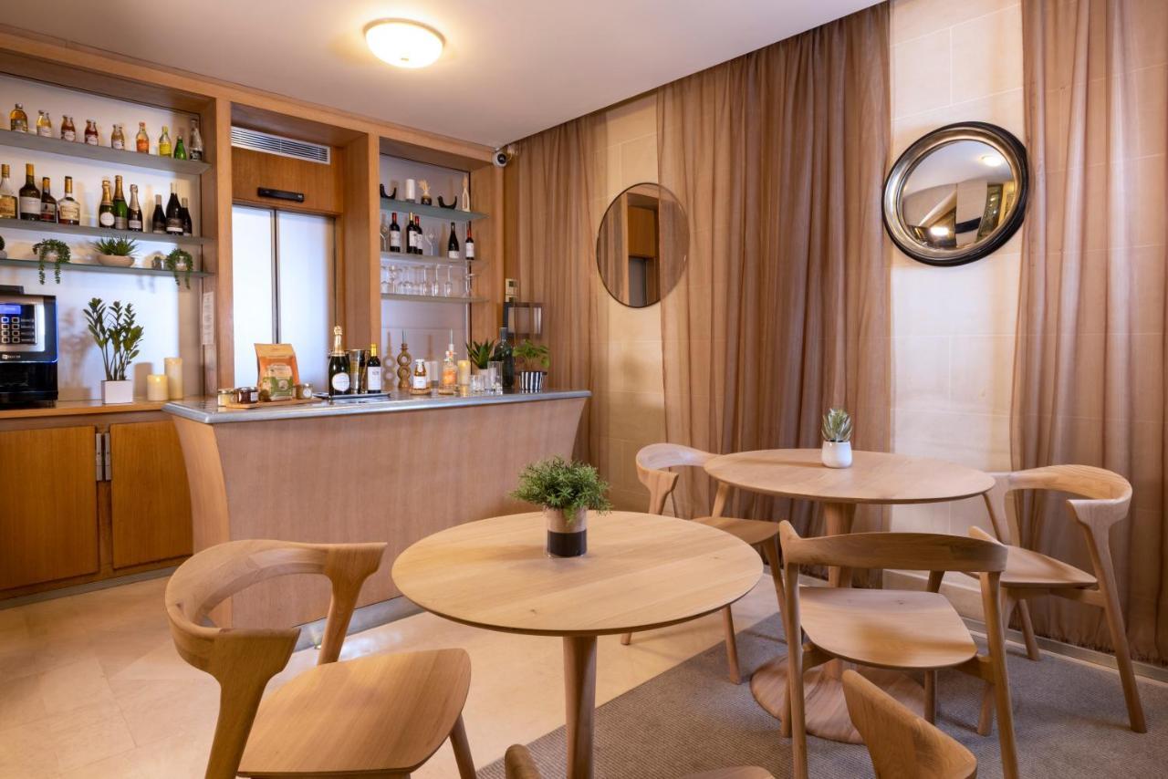 De Banville Hotel Paris