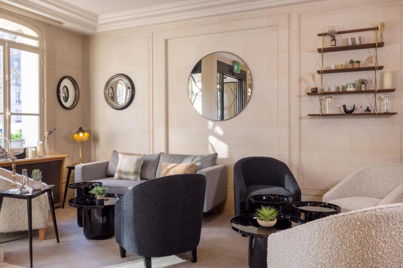 Hotel De Banville Paris