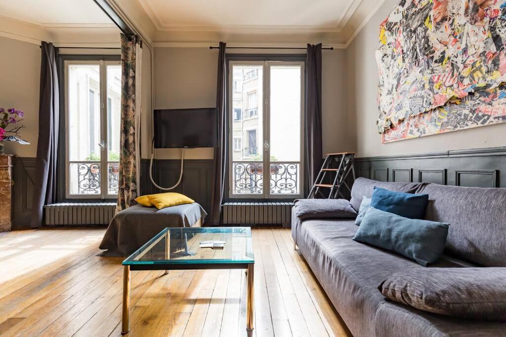 Appartement Spacious And Bright 2 Bedroom Apartment, Typically Parisian, Montmartre-opera, *