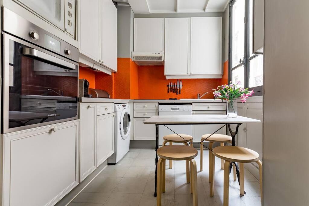 Appartement Spacious And Bright 2 Bedroom Apartment, Typically Parisian, Montmartre-opera, Paris