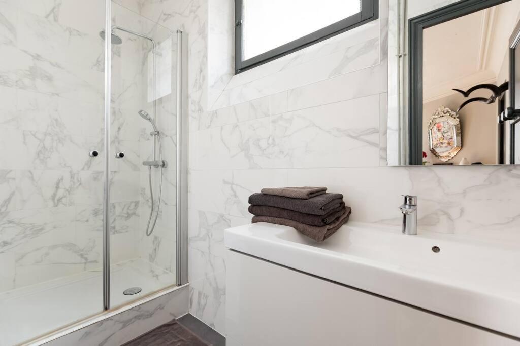 Appartement Spacious And Bright 2 Bedroom Apartment, Typically Parisian, Montmartre-opera, Paris