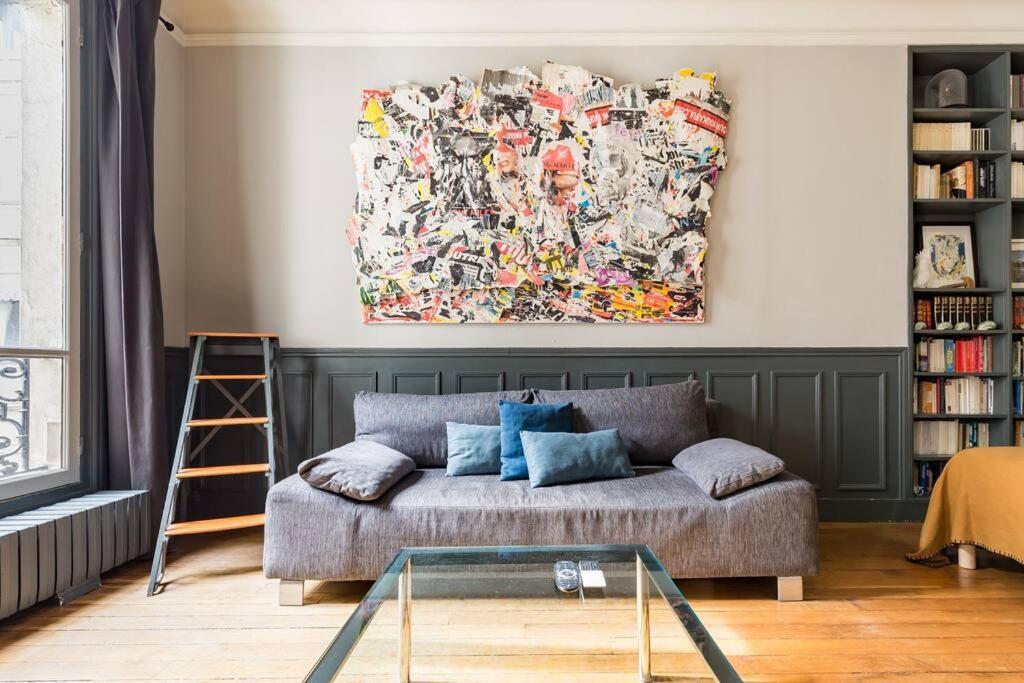 Spacious And Bright 2 Bedroom Apartment, Typically Parisian, Montmartre-opera, Appartement Paris