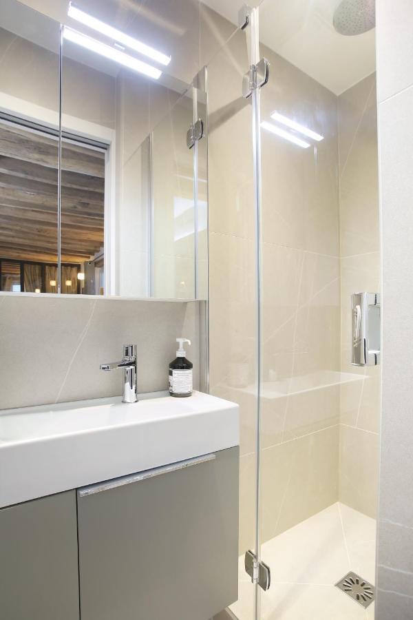 Appartement Superb Place Des Vosges Le Marais