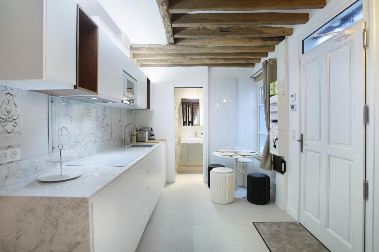 Appartement Superb Place Des Vosges Le Marais