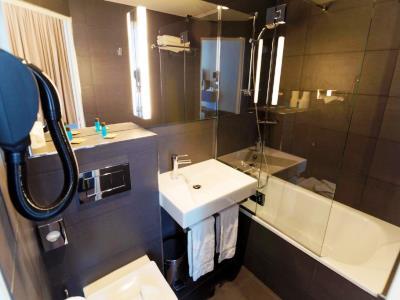 Charing Cross 3*