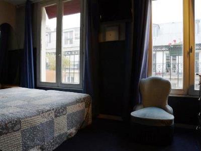 Hotel Apollo Opera 3*
