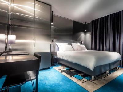 Felicien & 4* Paris